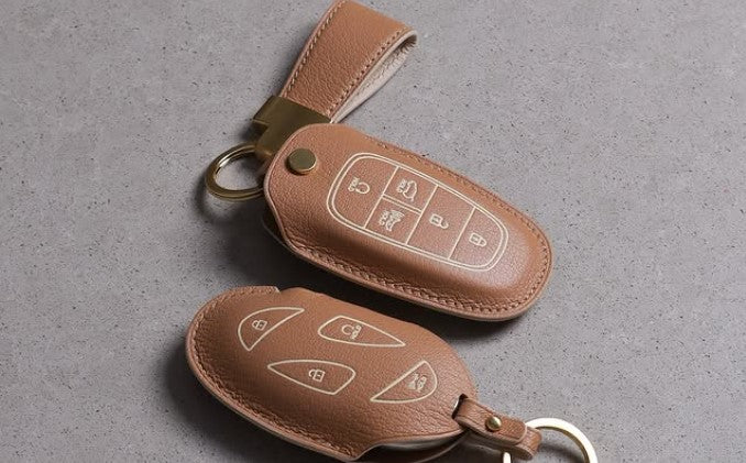 Crafted Leather Key Fob: Timeless Elegance