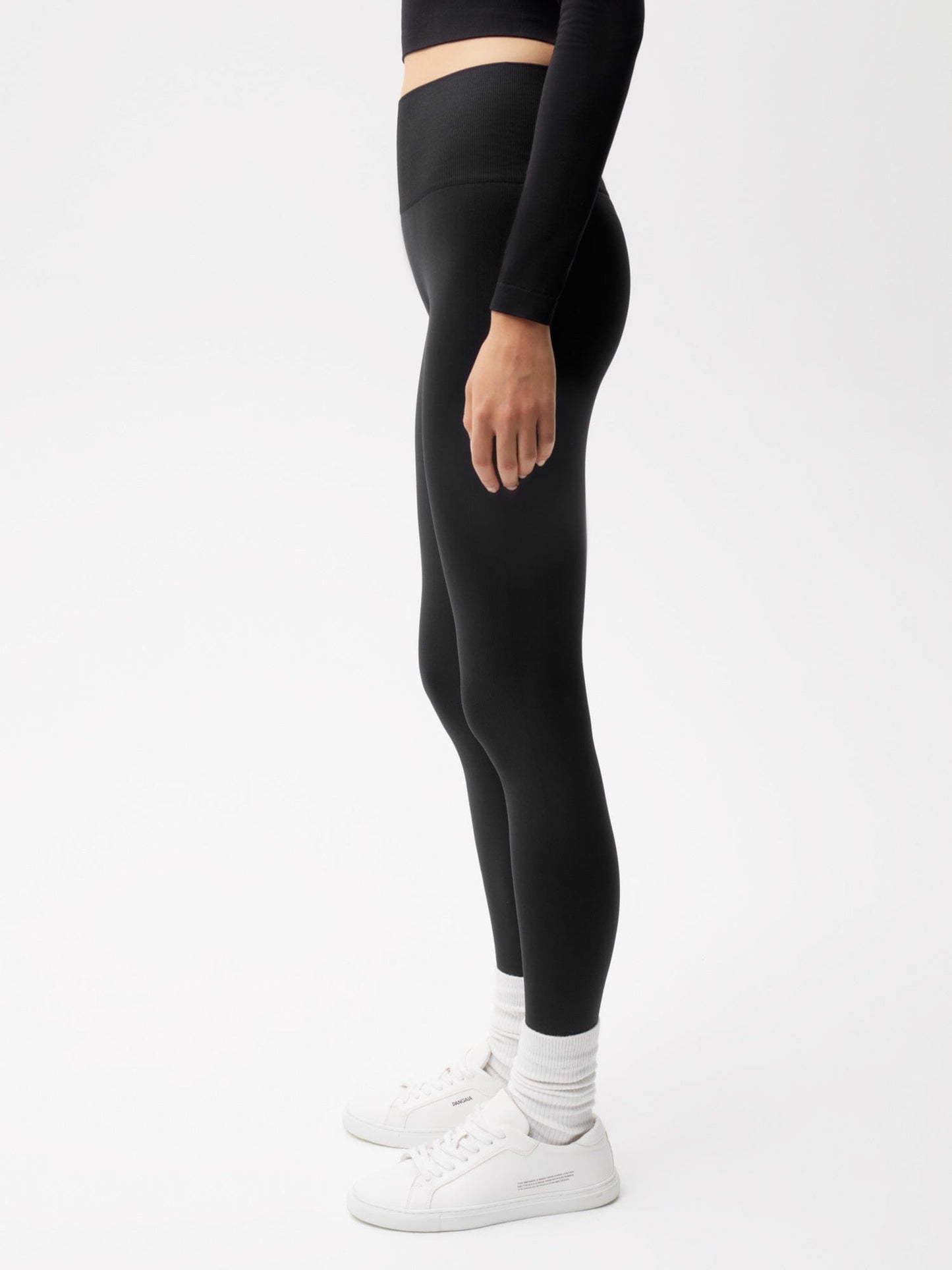 Womens Plant-Stretch Compressive Leggings—Black