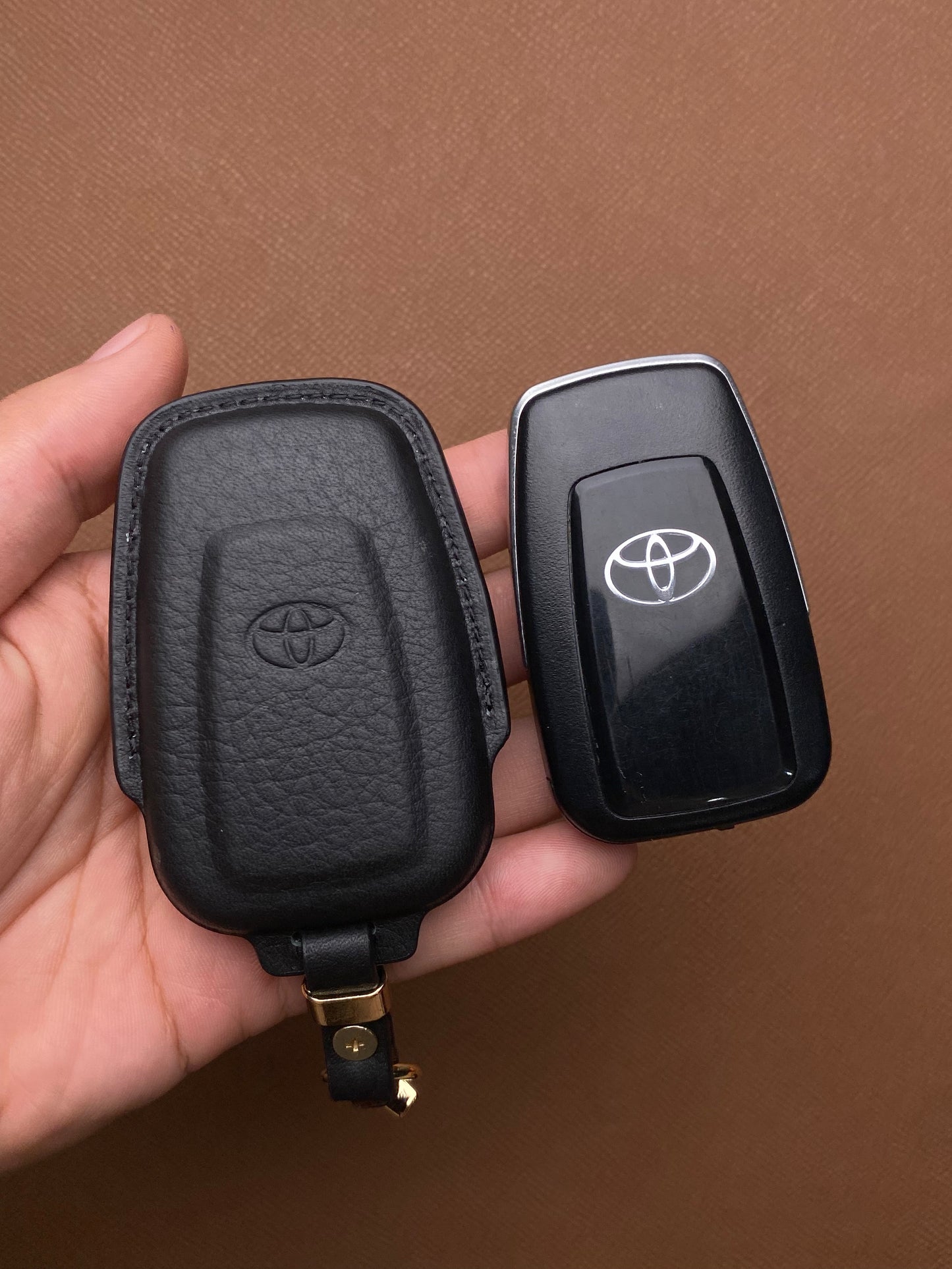 Leather Key Case for Toyota Camry, Cross (2019-2023) - TOD4