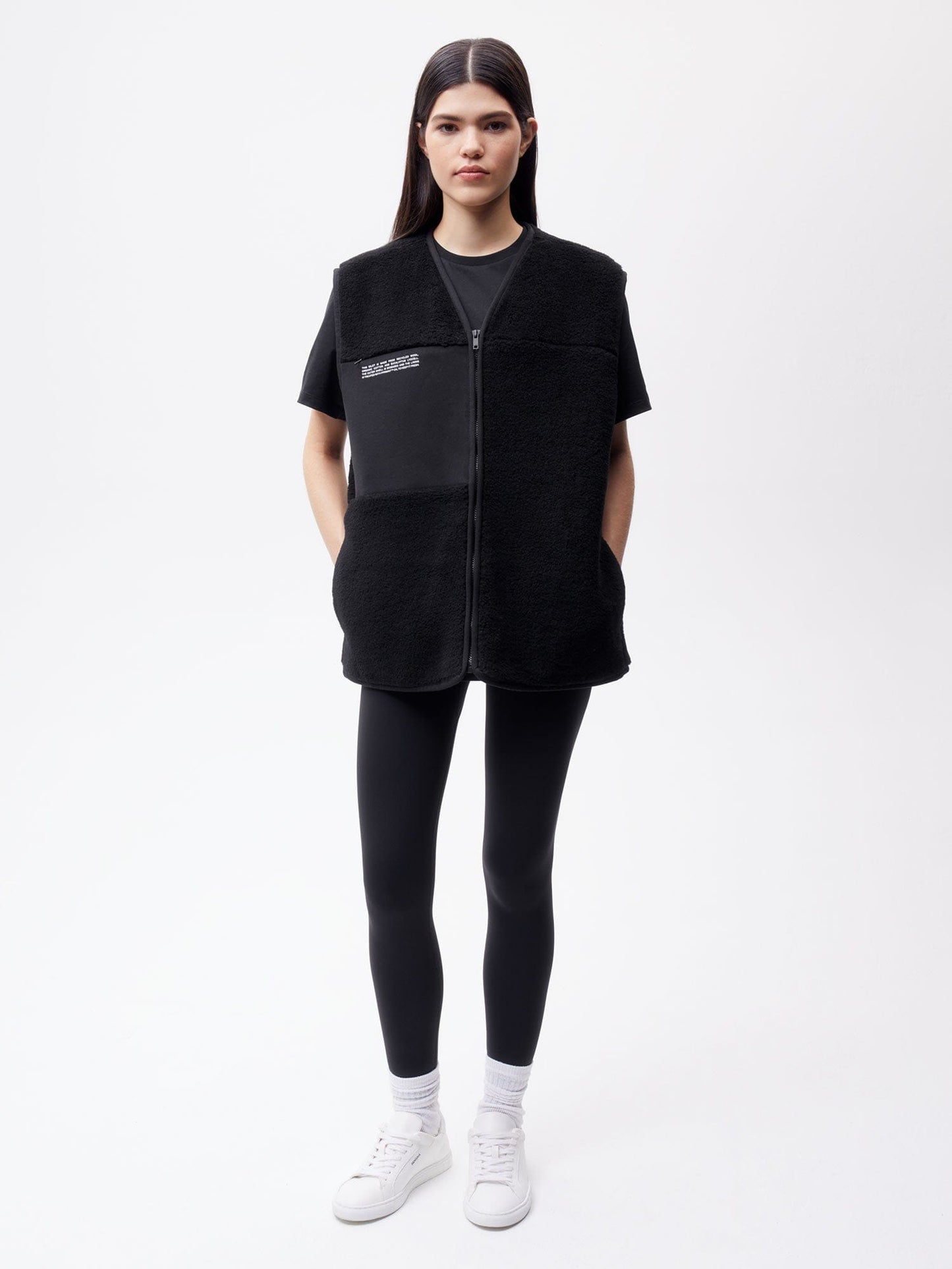 Womens Recycled Wool Fleece Gilet—black