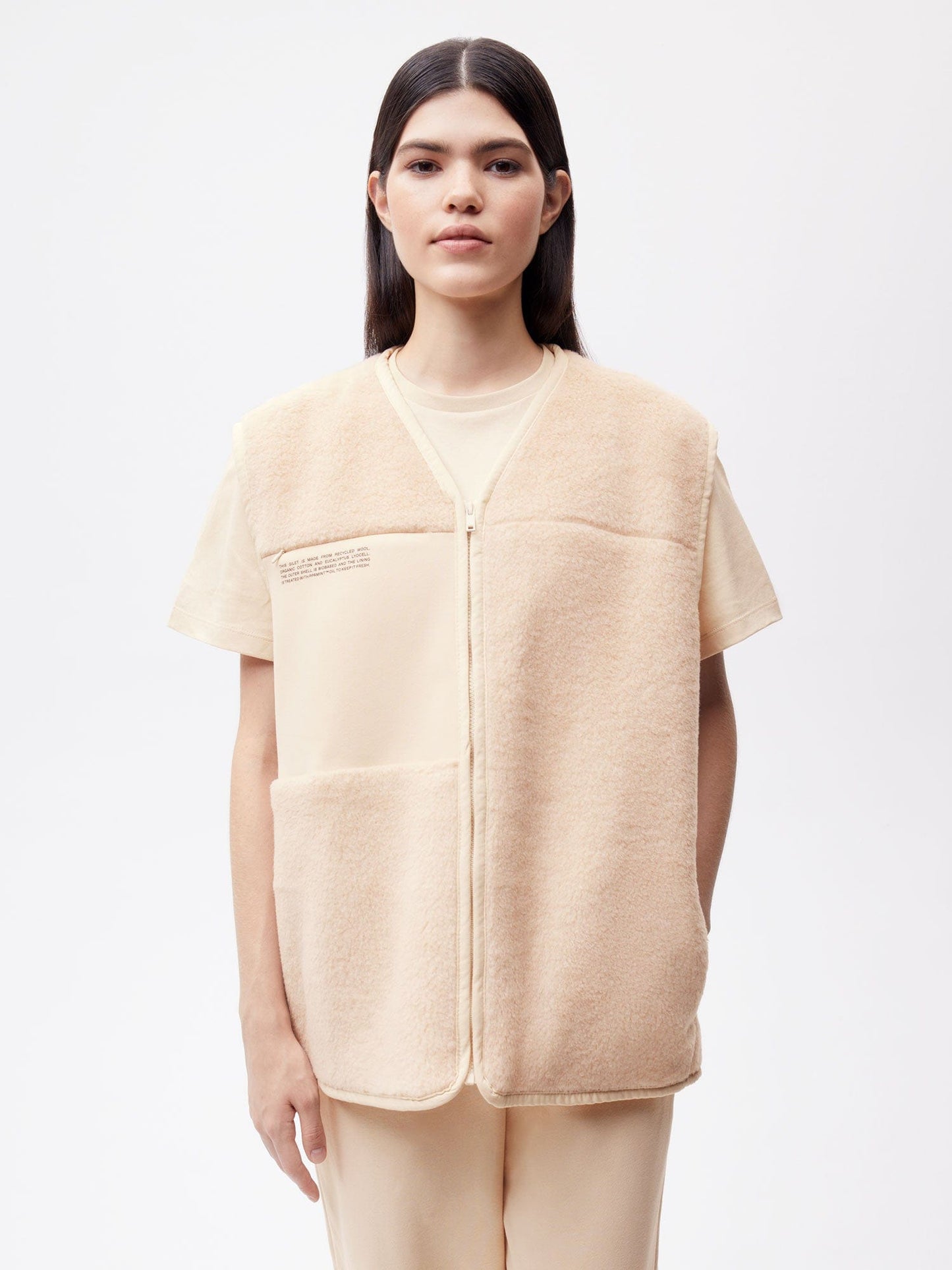 Womens Recycled Wool Fleece Gilet—sand