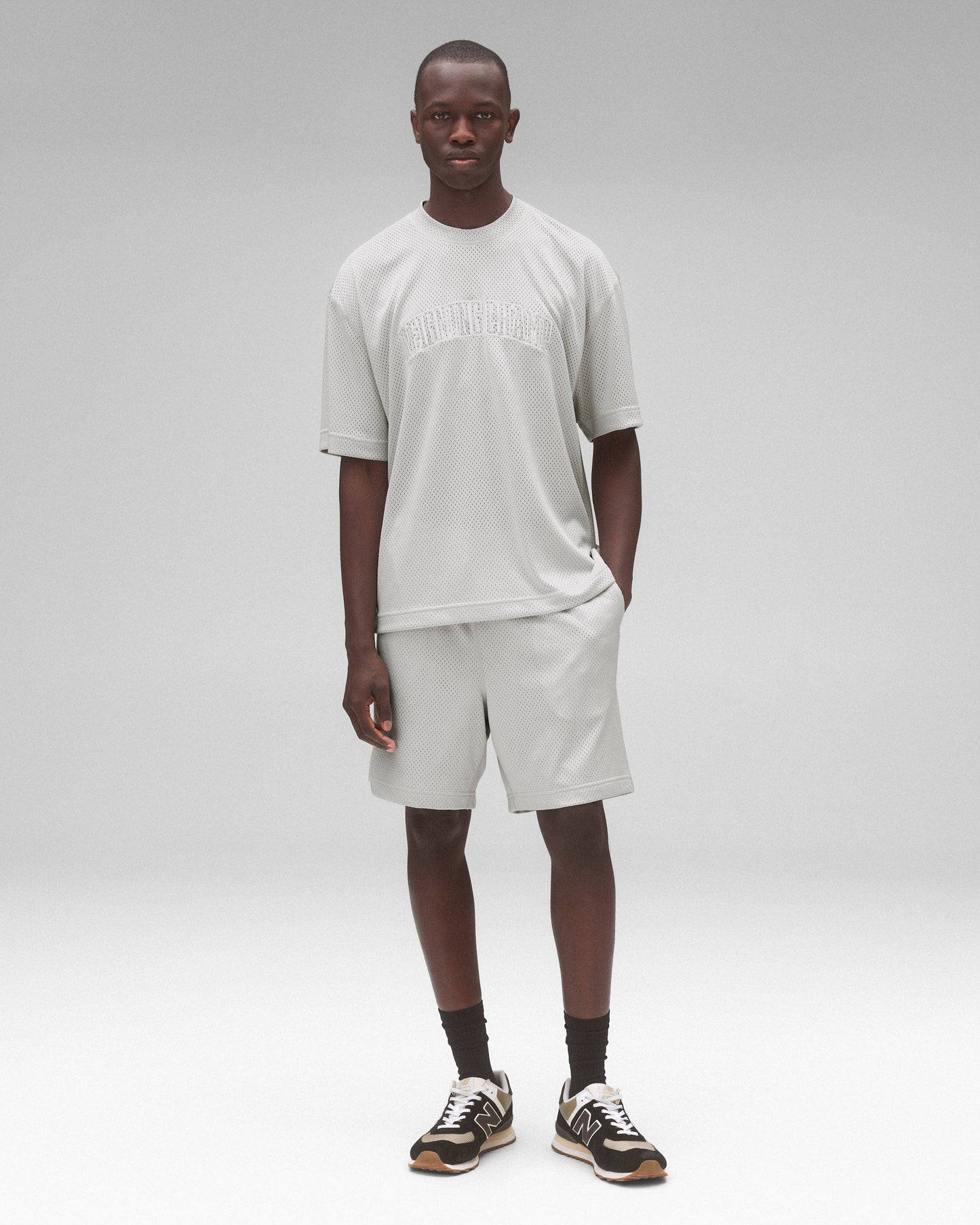 Athletic Mesh Relaxed Short 7"