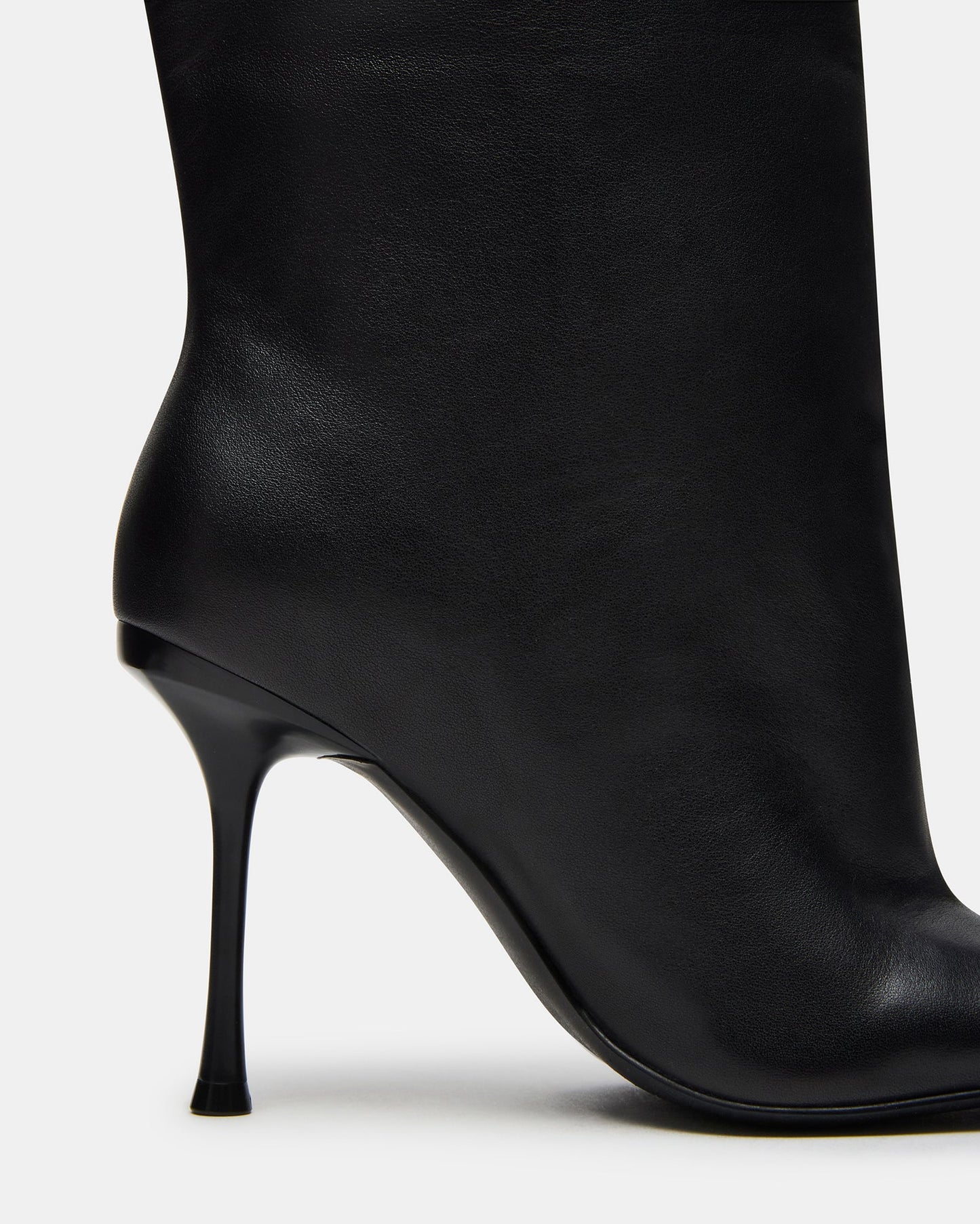 ALLURING BLACK LEATHER