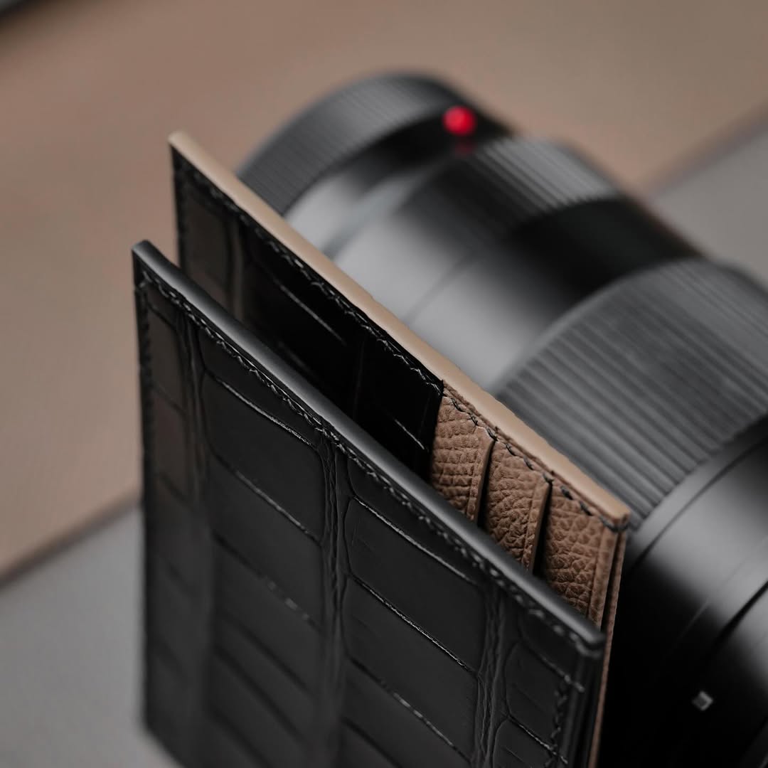 Black x Etoupe Flat card holder