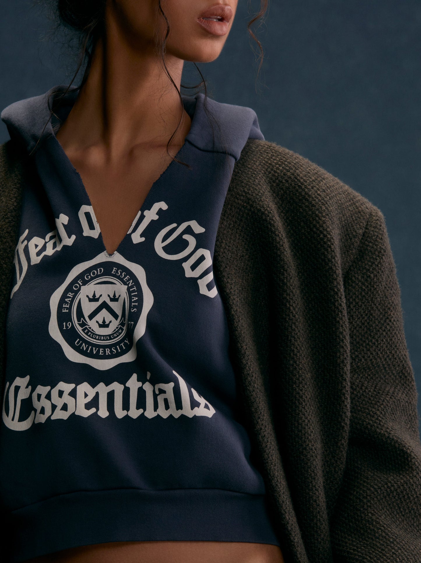 Women's Heavy Fleece Cropped V-Neck Hoodie